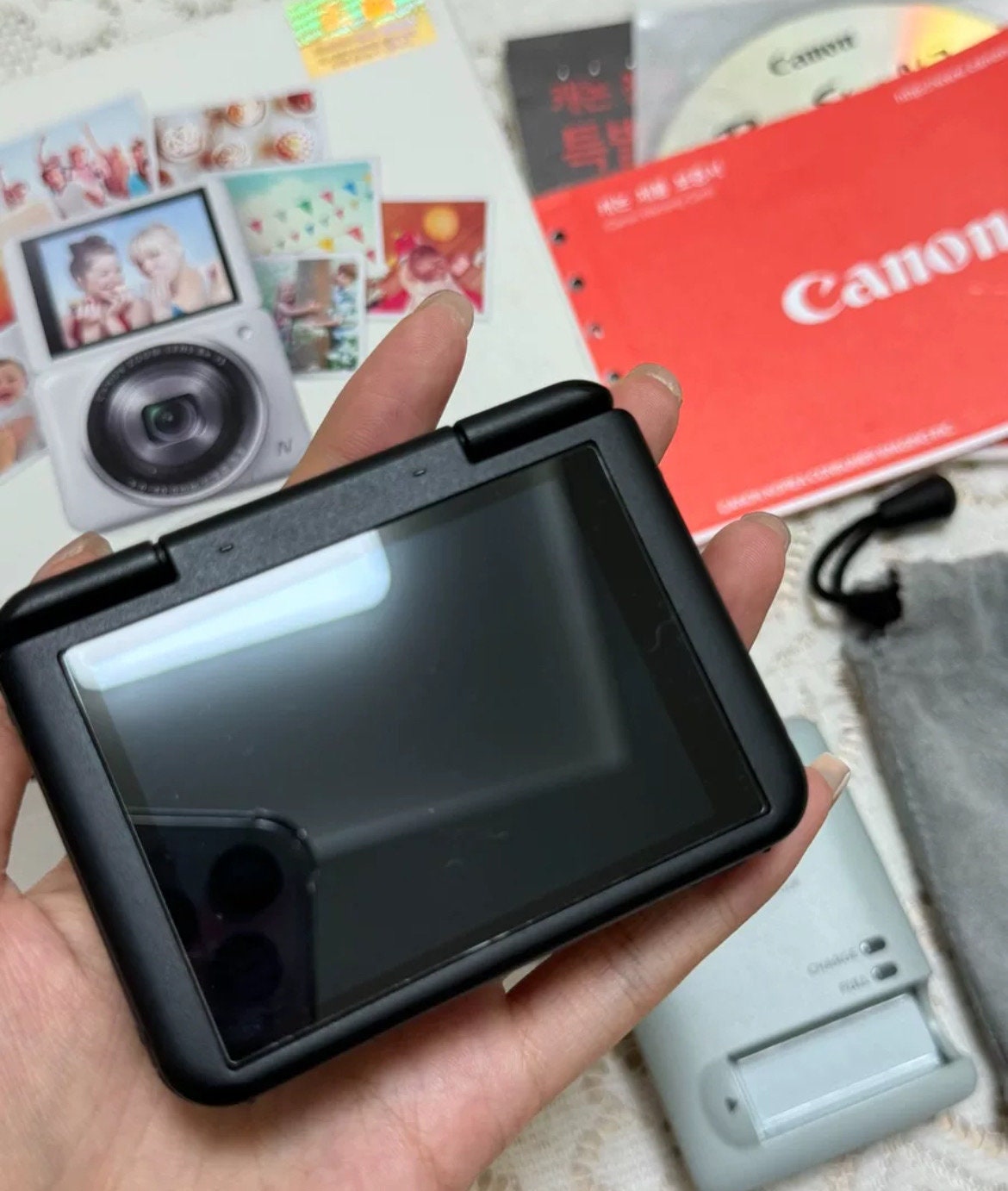 Canon Powershot N2 !RARE in box! flip screen - black/white