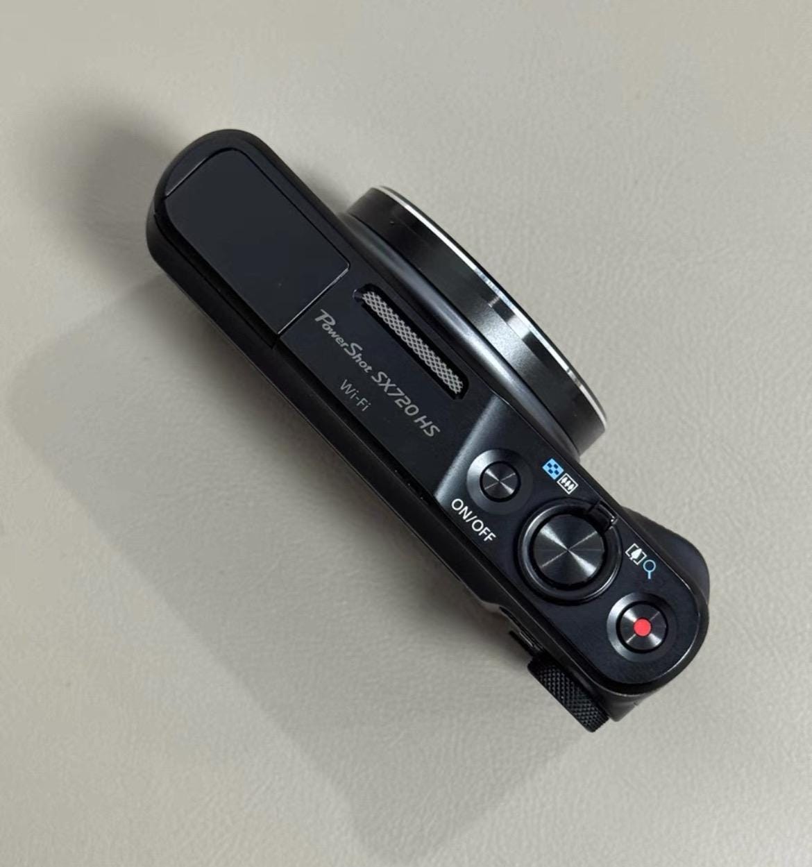 Canon powershot SX720 hs