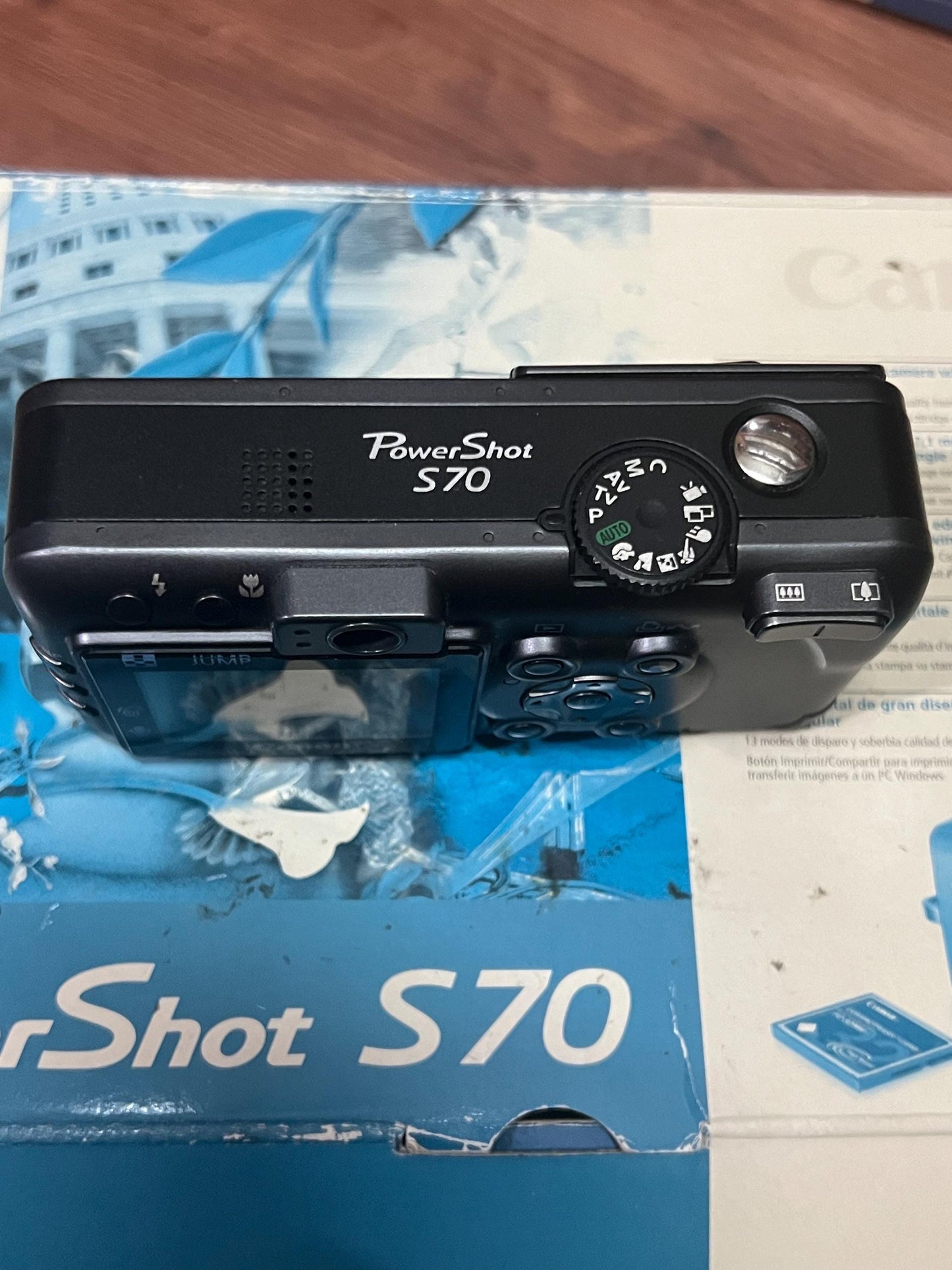 Canon PowerShot S70! Original box! Vintage digital camera