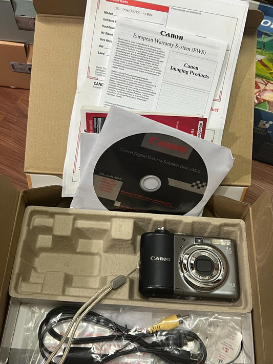 Canon PowerShot A1000 is! Original box! Vintage digital camera