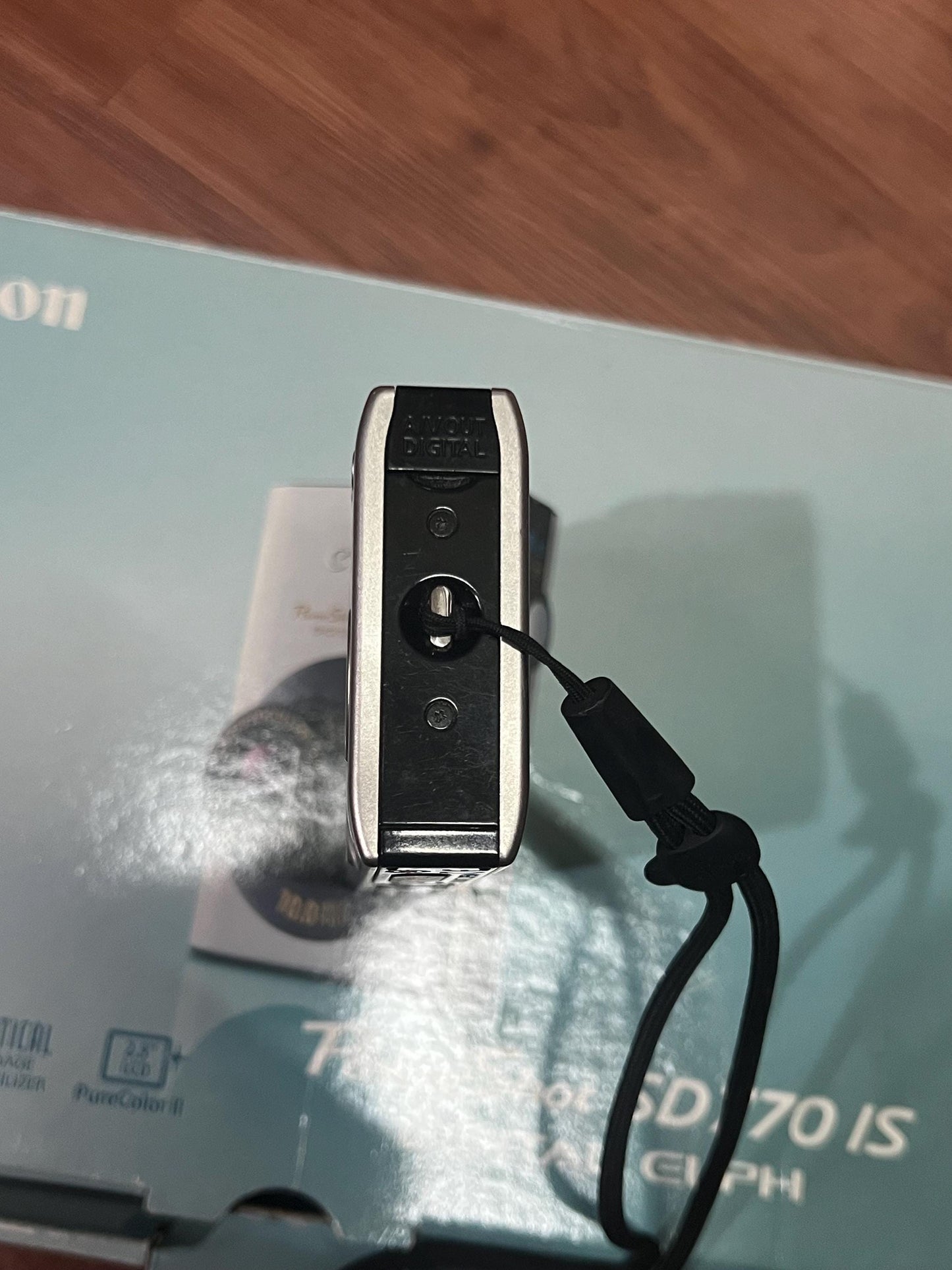 Canon PowerShot SD770 IS / Digital IXUS 85 IS! Original box! Vintage digital camera