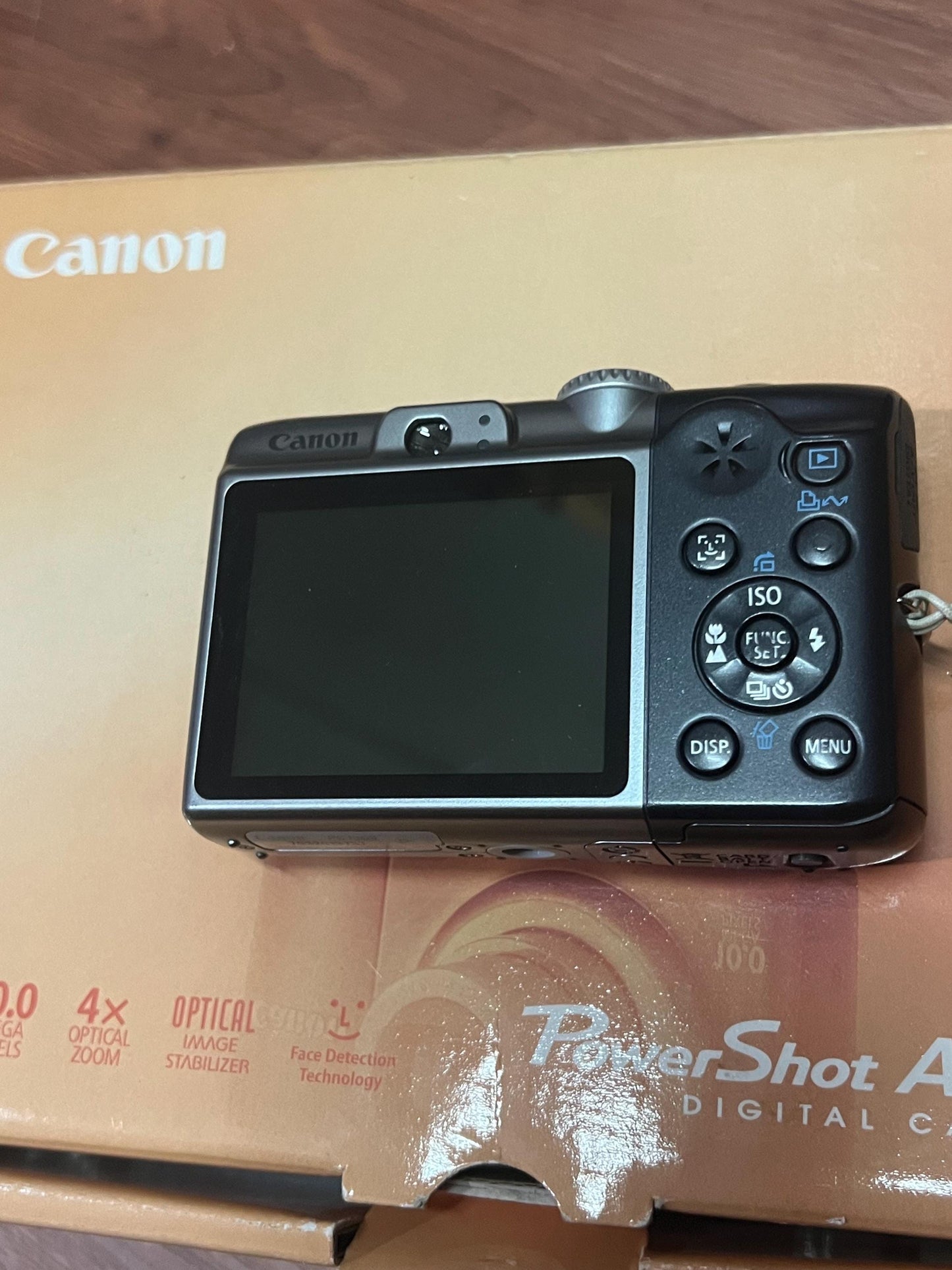 Canon PowerShot A1000 is! Original box! Vintage digital camera