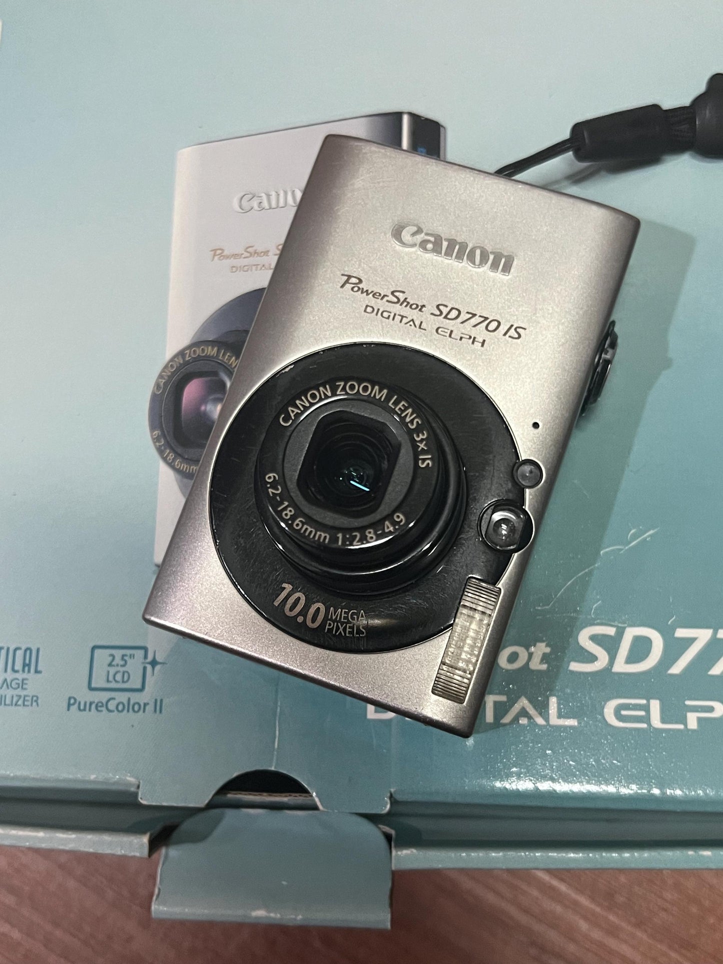 Canon PowerShot SD770 IS / Digital IXUS 85 IS! Original box! Vintage digital camera