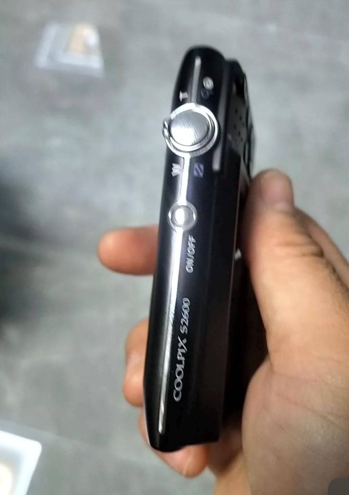 Nikon CoolPix S2600!  Rare design!