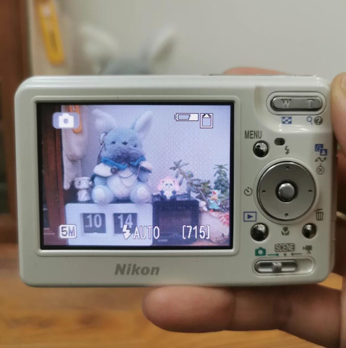 Nikon CoolPix S1 ！ white