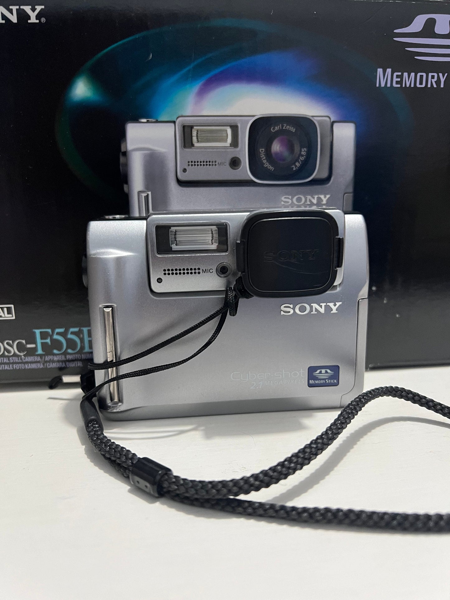 sony cybershot dsc-f55e !RARE BOXED!
