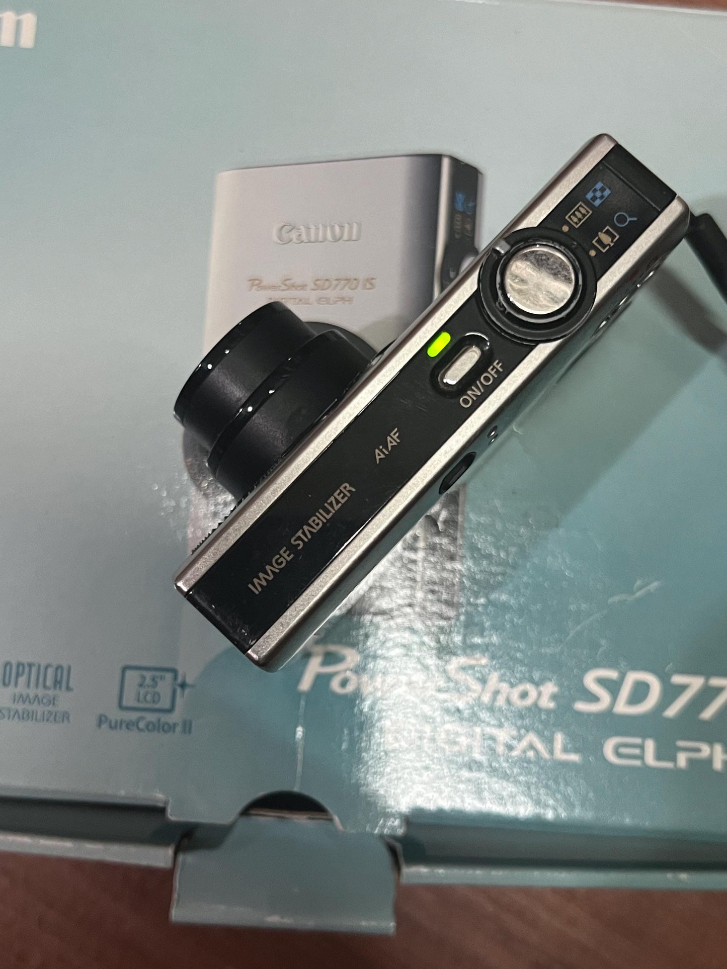 Canon PowerShot SD770 IS / Digital IXUS 85 IS! Original box! Vintage digital camera