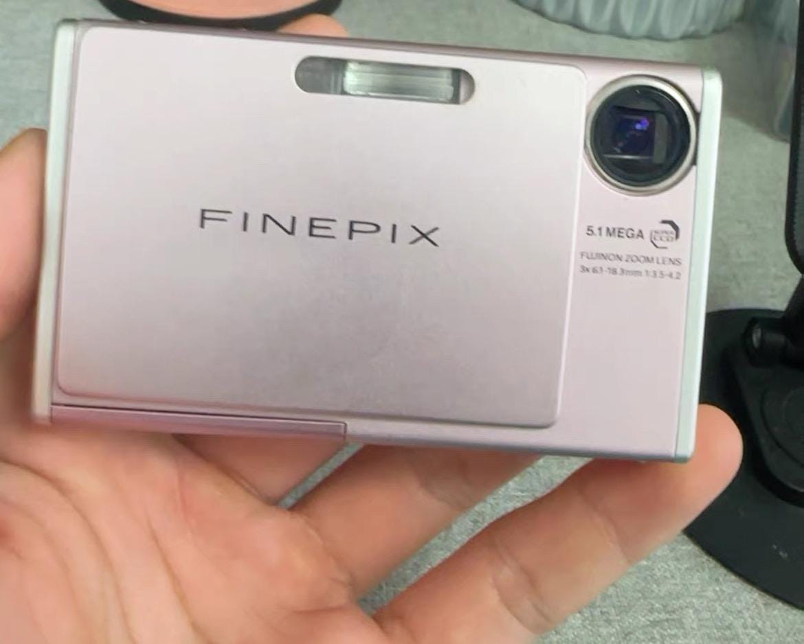 Fujifilm FinePix Z3 Zoom | pink | boxed| vintage digital camera