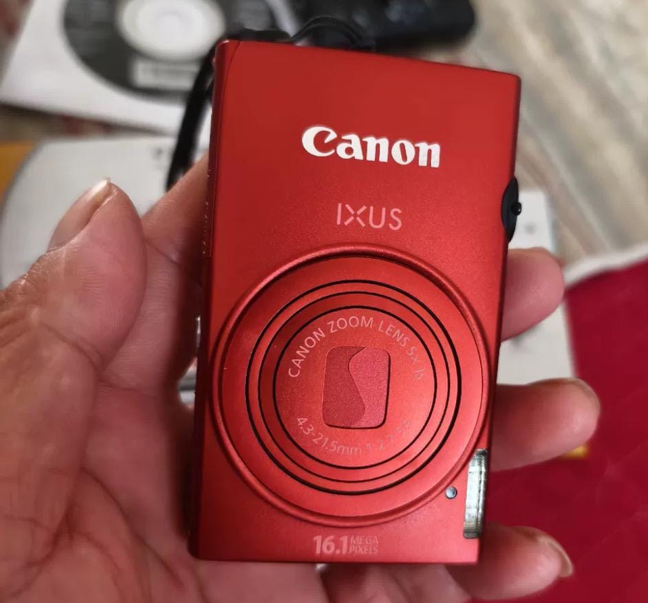 Canon IXUS 125 hs ! Red