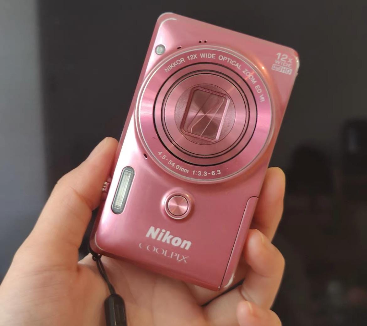 NIKON COOLPIX S6900! Rare !!