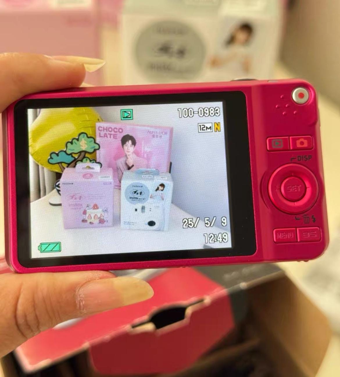 Like NEW! CASIO Exilim EX-Z90! Original box! Barbie Pink! vintage digital camera