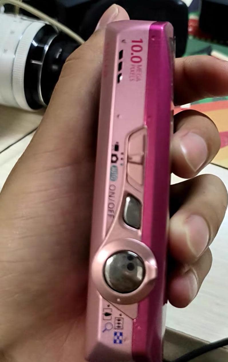 Canon IXUS 1000hs !vintage digital camera ! Tested