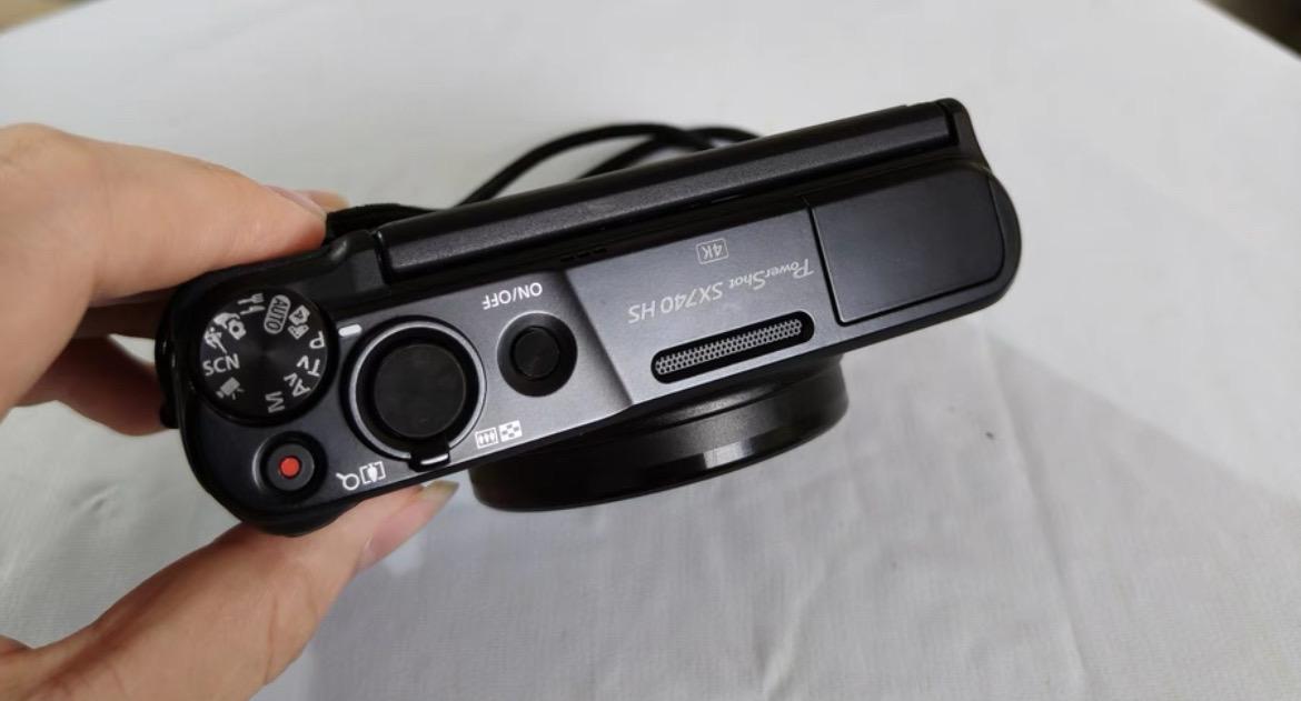 Canon powershot SX740 hs