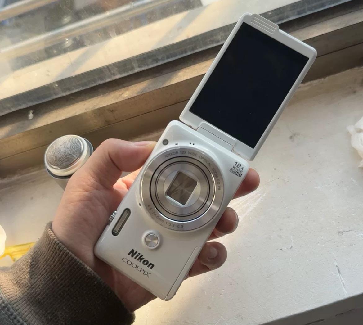 NIKON COOLPIX S6900! Rare !!