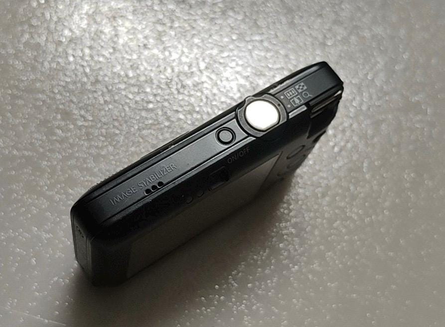 Canon IXUS 100 is