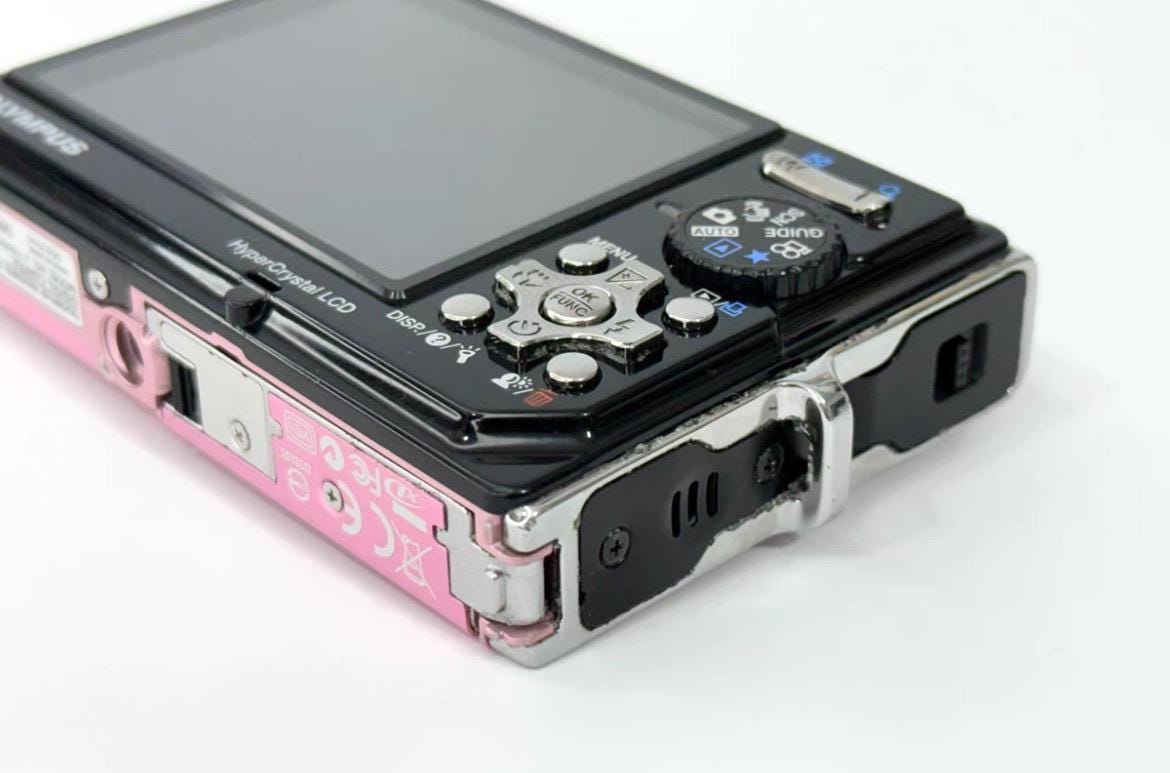 Olympus Mju 1050SW (Stylus 1050sw)Freeze, Shock, Water proof!  Vintage digital camera