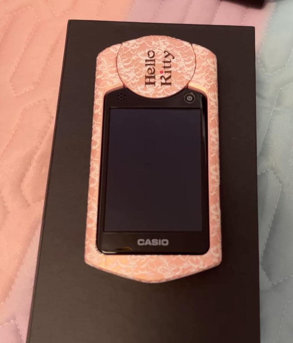 Casio Exilim EX-TR500! Hello Kitty edition