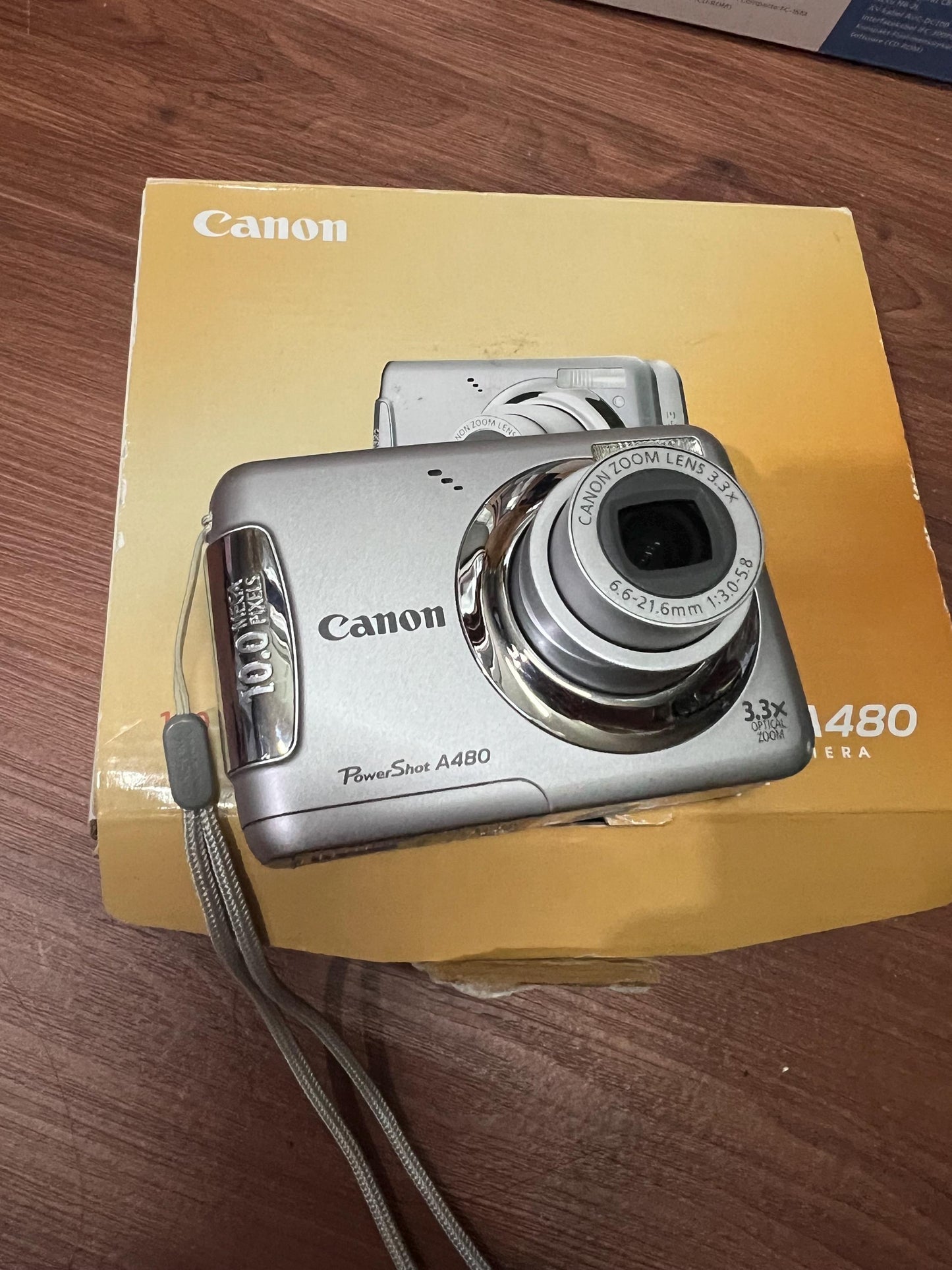 Canon PowerShot A480 ! Original box! Vintage digital camera