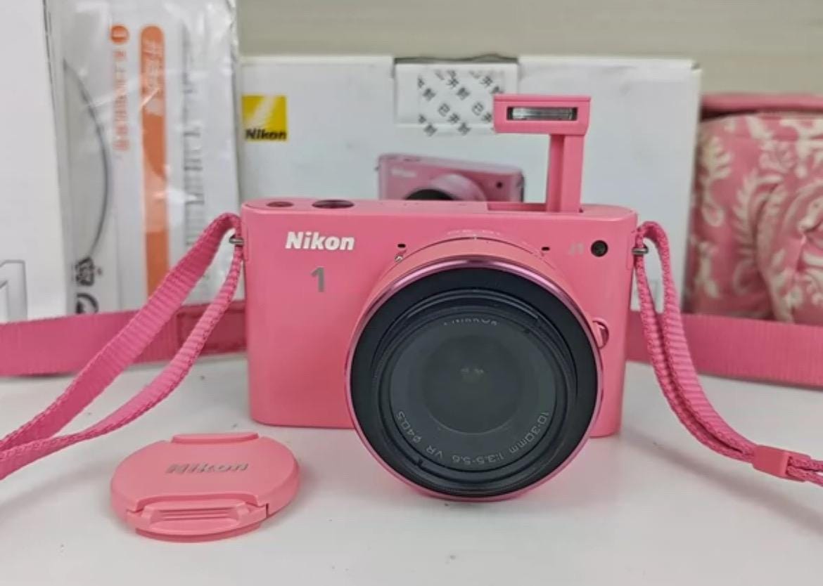 NIKON 1 J1 ! Rare with box