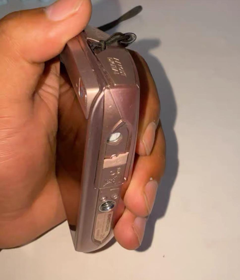 Canon IXUS 310hs !Vintage digital camera! Pink