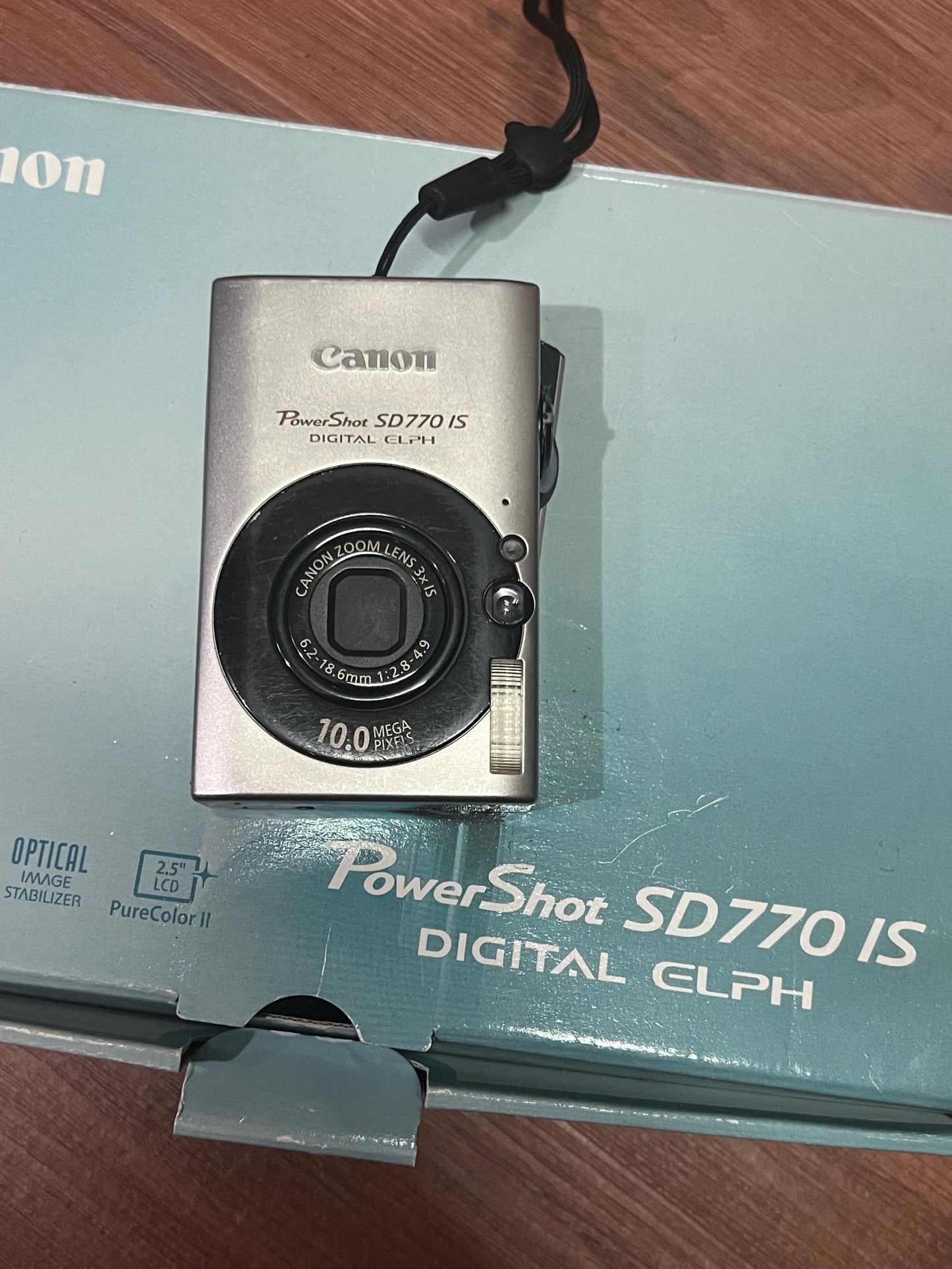 Canon PowerShot SD770 IS / Digital IXUS 85 IS! Original box! Vintage digital camera