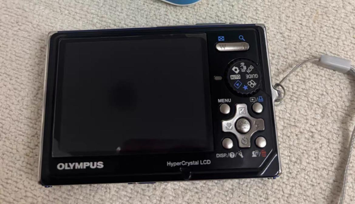 Olympus Mju 1050SW (Stylus 1050sw)Freeze, Shock, Water proof!  Vintage digital camera
