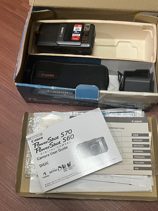 Canon PowerShot S70! Original box! Vintage digital camera