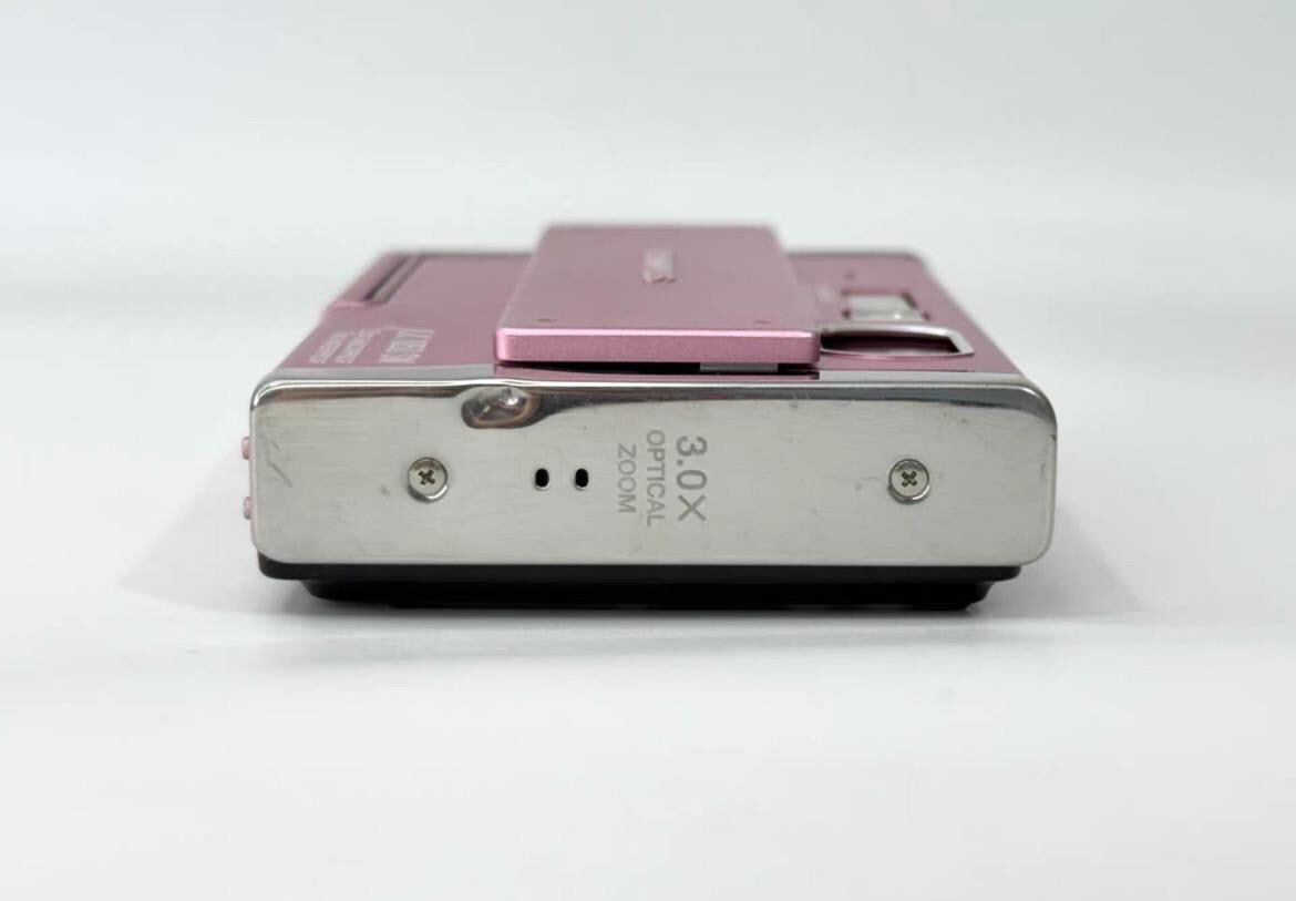 Olympus Mju 1050SW (Stylus 1050sw)Freeze, Shock, Water proof!  Vintage digital camera