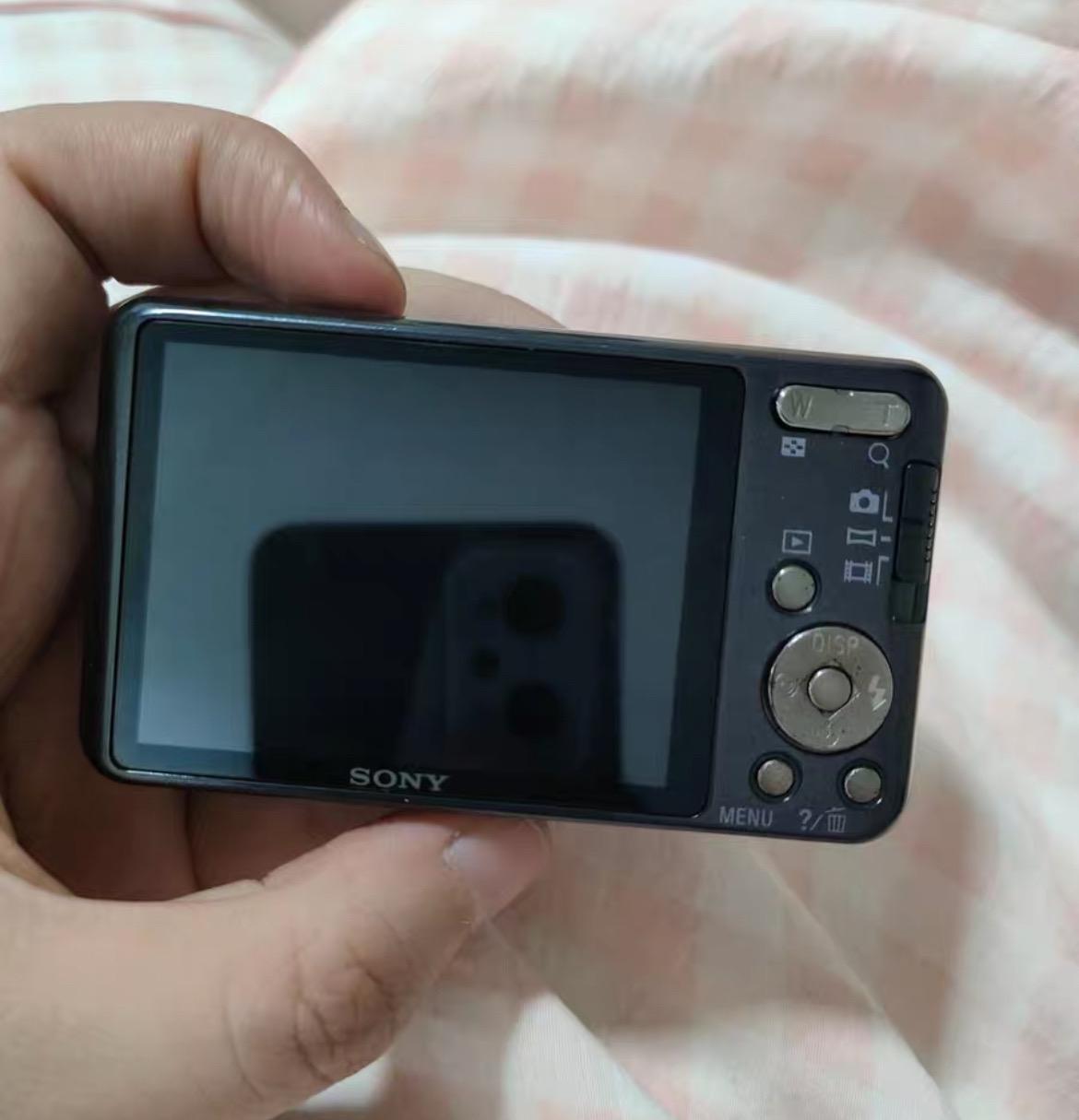 Sony Cyber-shot DSC-W570! Vintage digital camera
