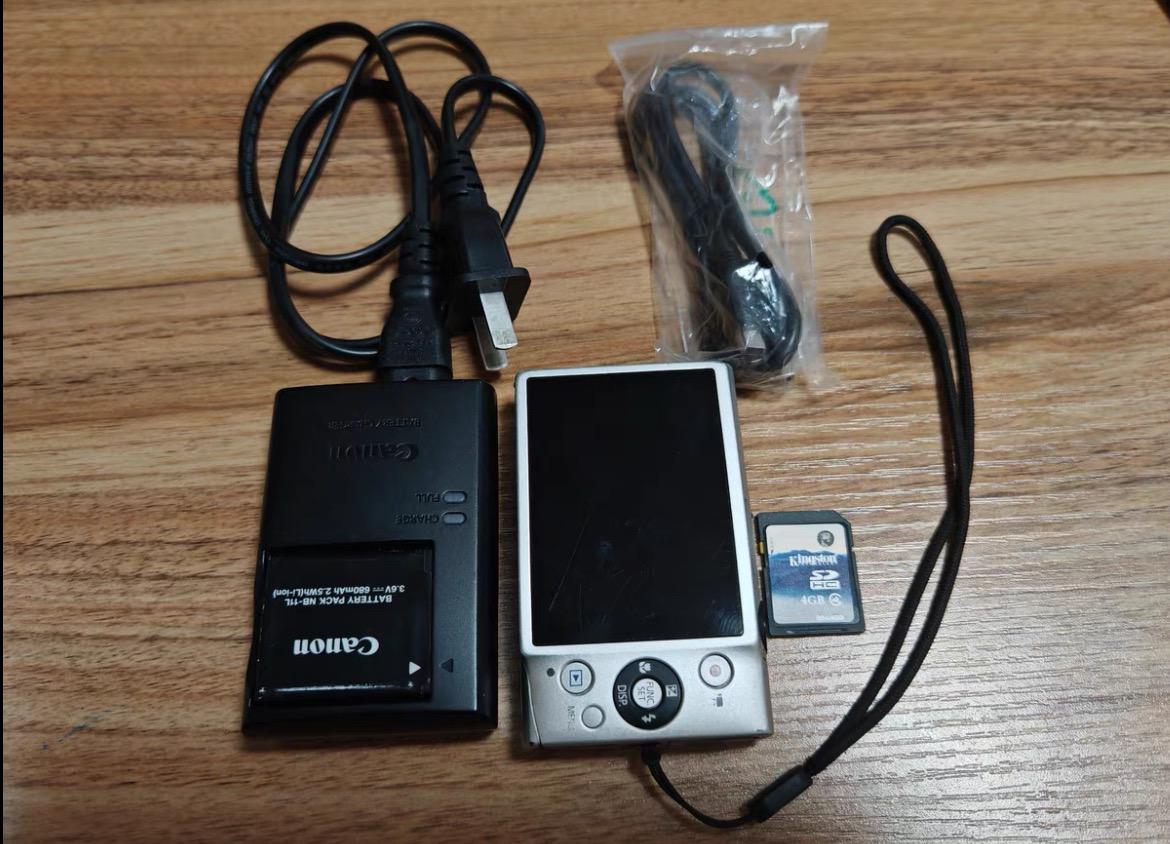Canon IXUS 125hs ! In Box!! Vintage digital camera!