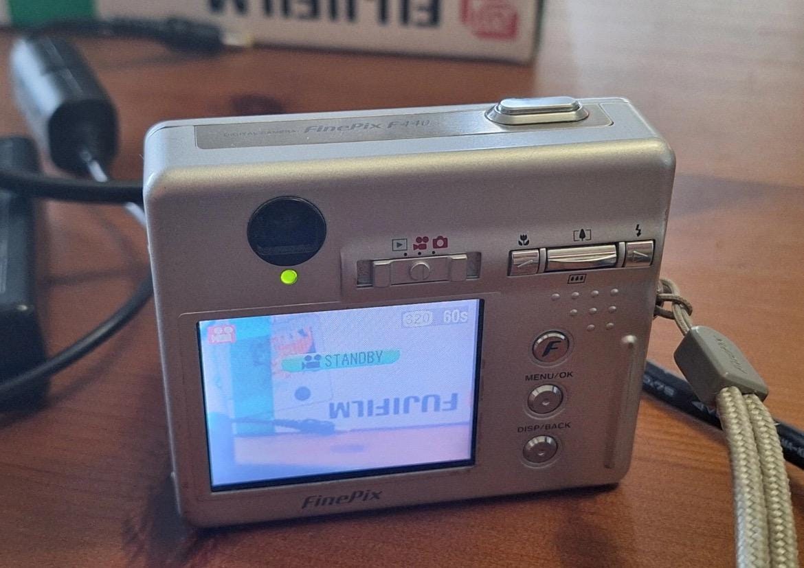 Fujifilm FinePix F440zoom! RARE !! original box!!!