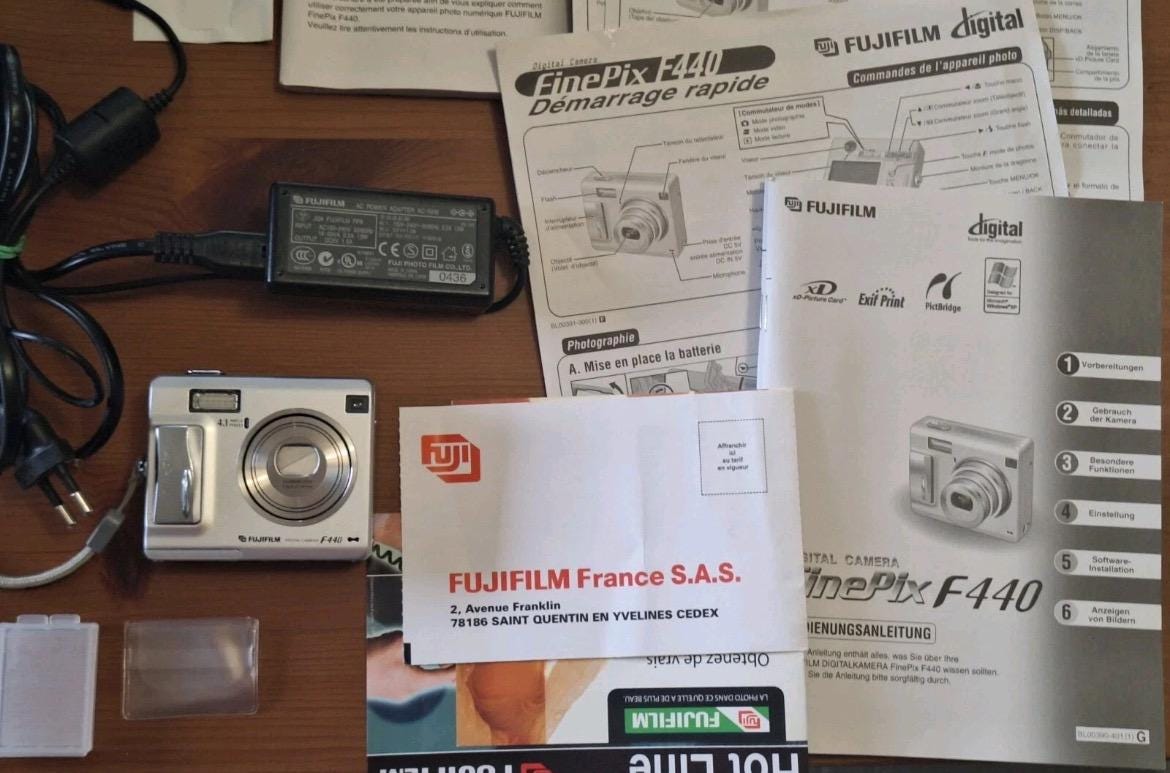 Fujifilm FinePix F440zoom! RARE !! original box!!!