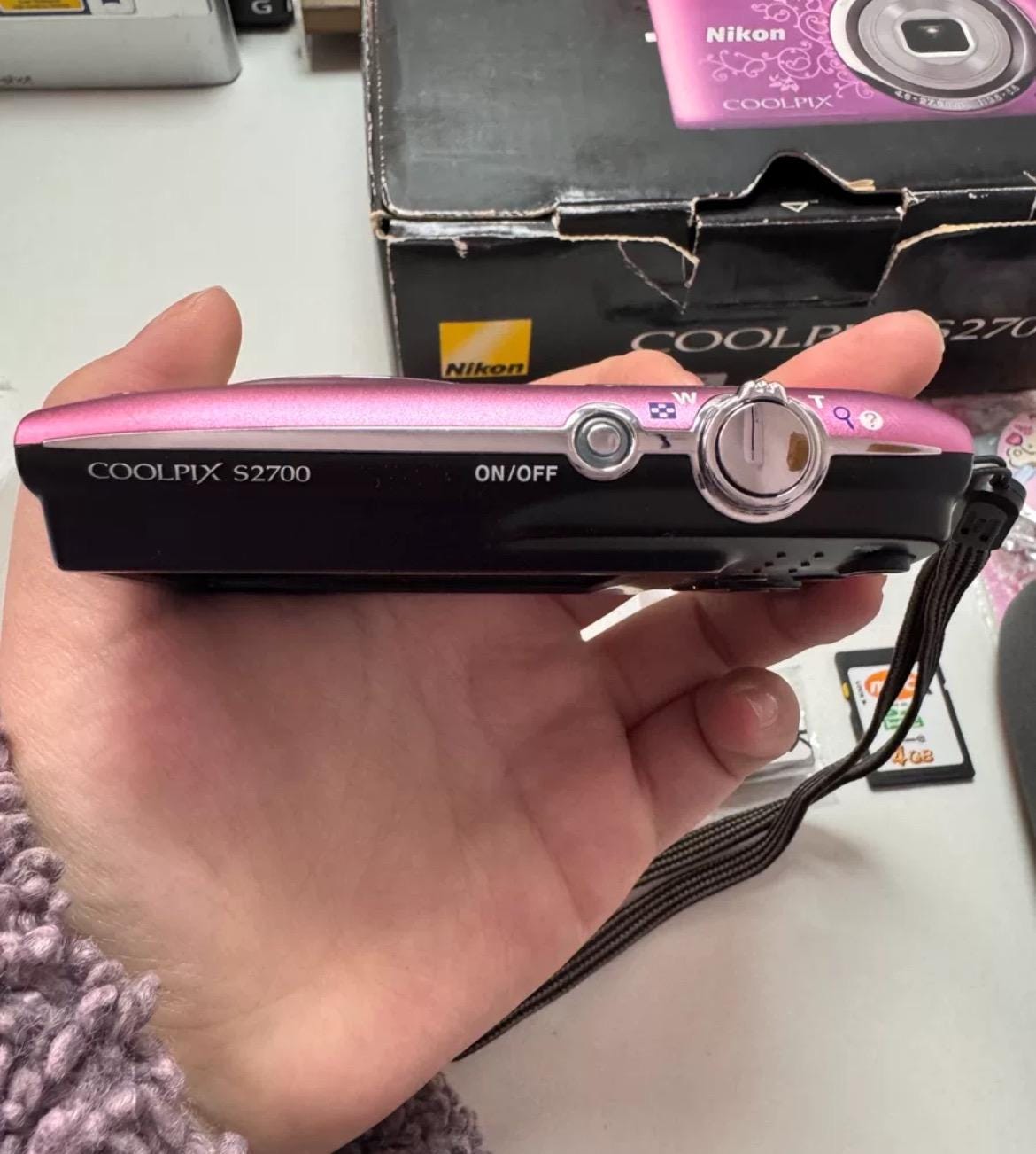 Nikon CoolPix S2700! Floral Special Edition