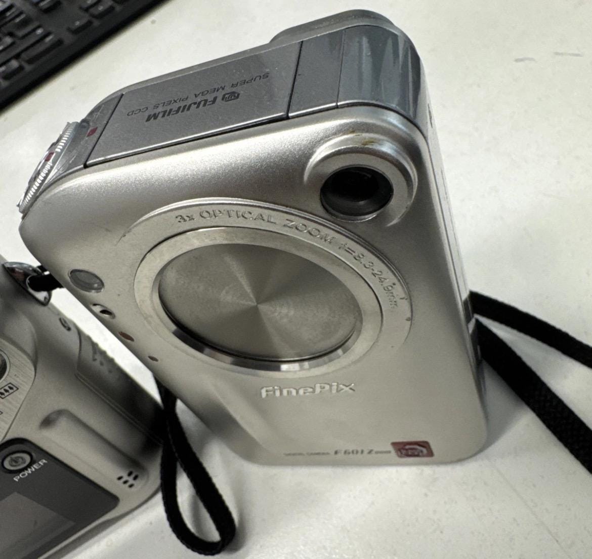 Fujifilm FinePix F601 Zoom