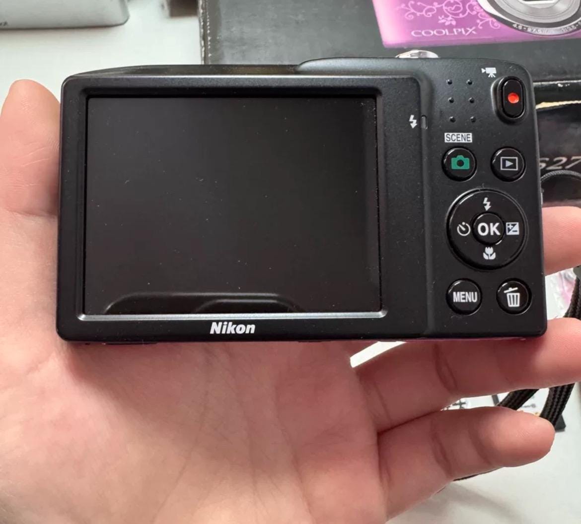 Nikon CoolPix S2700! Floral Special Edition