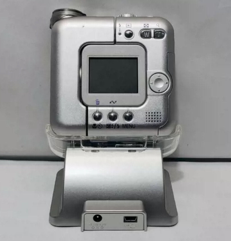 Nikon coolpix SQ ! SUPER RARE ! Boxed