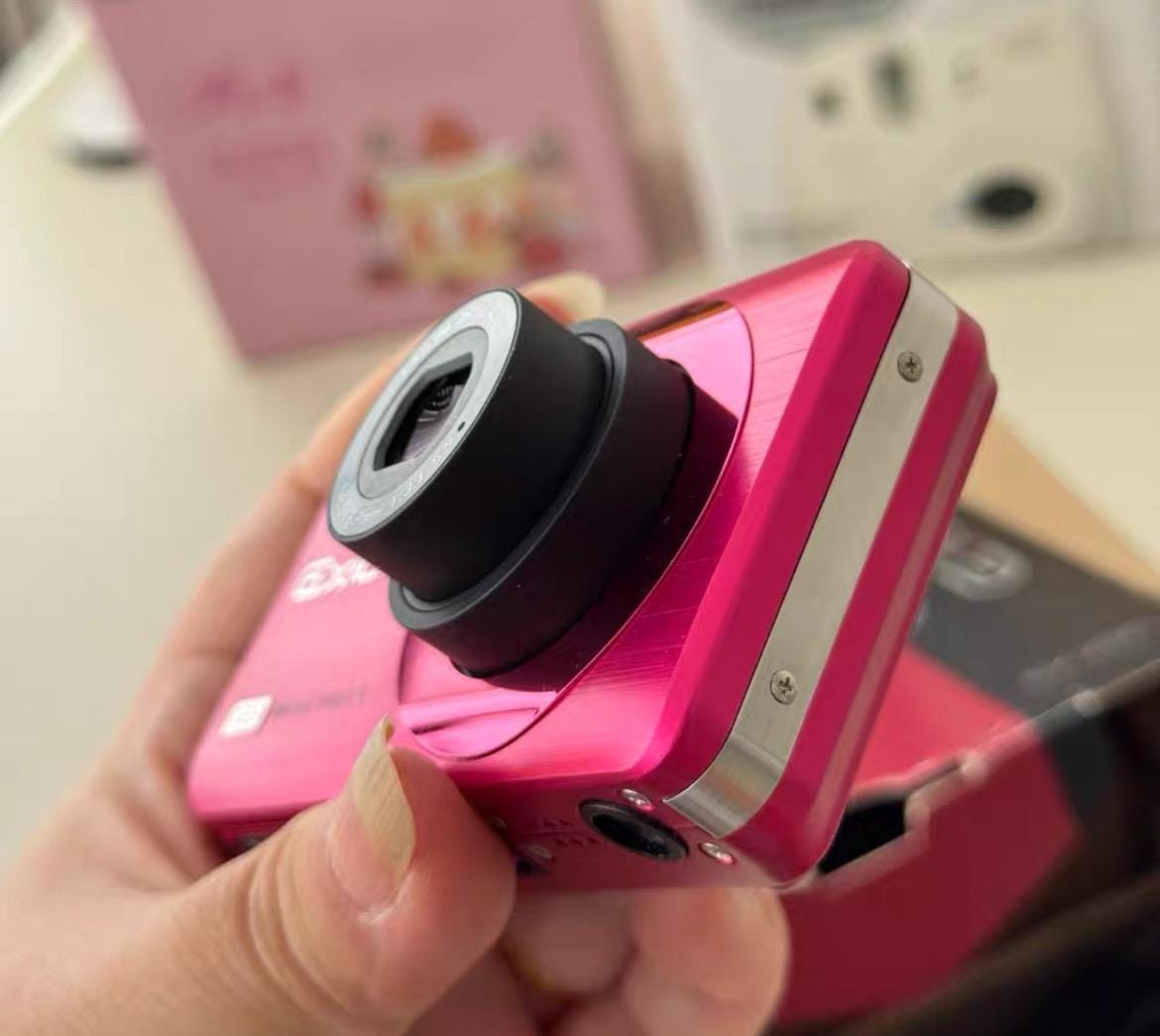 Like NEW! CASIO Exilim EX-Z90! Original box! Barbie Pink! vintage digital camera
