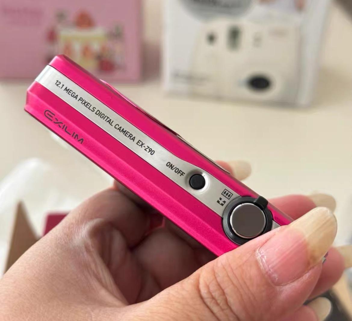 Like NEW! CASIO Exilim EX-Z90! Original box! Barbie Pink! vintage digital camera