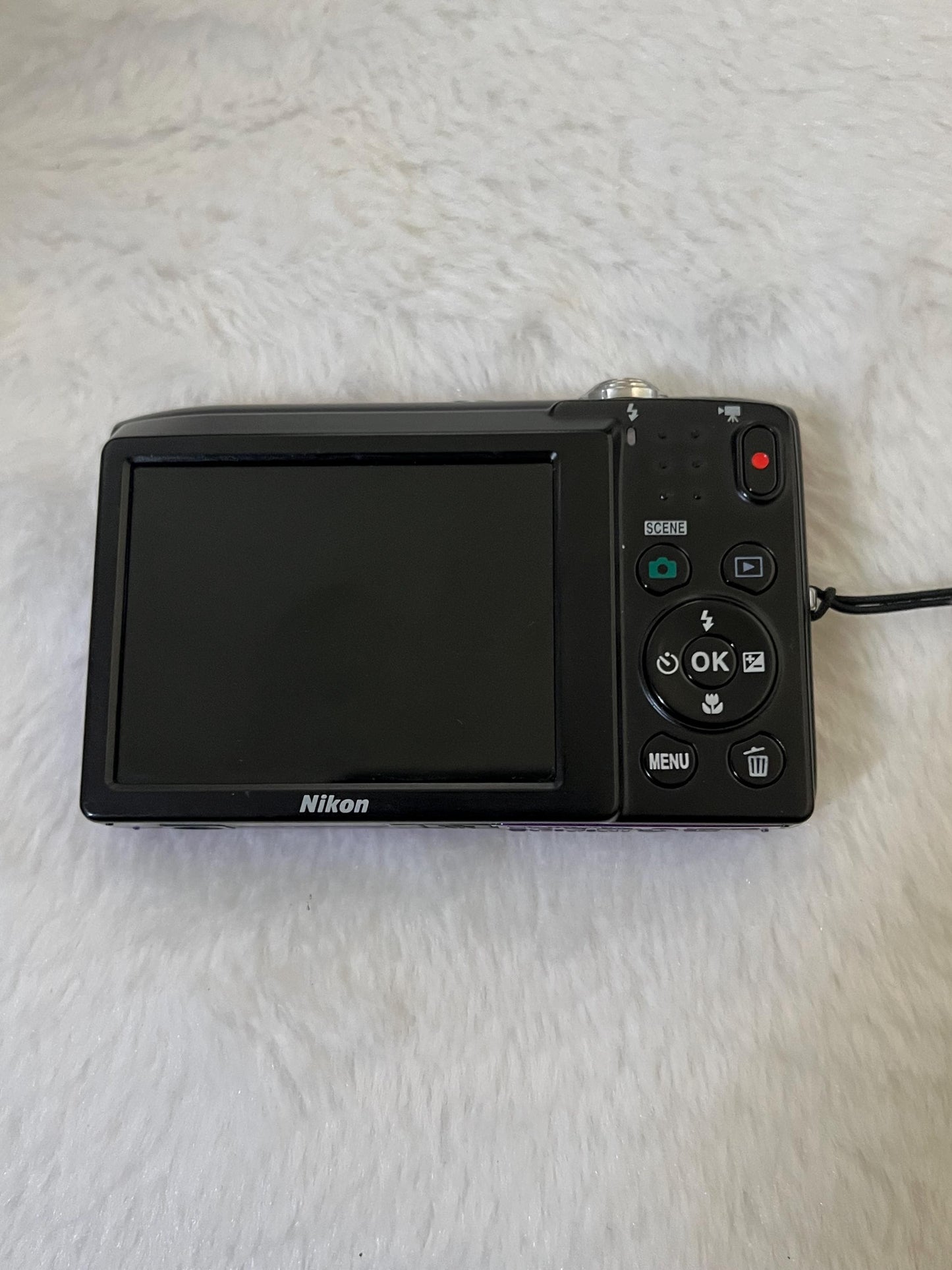 Nikon CoolPix S2600!  Rare design! Purple