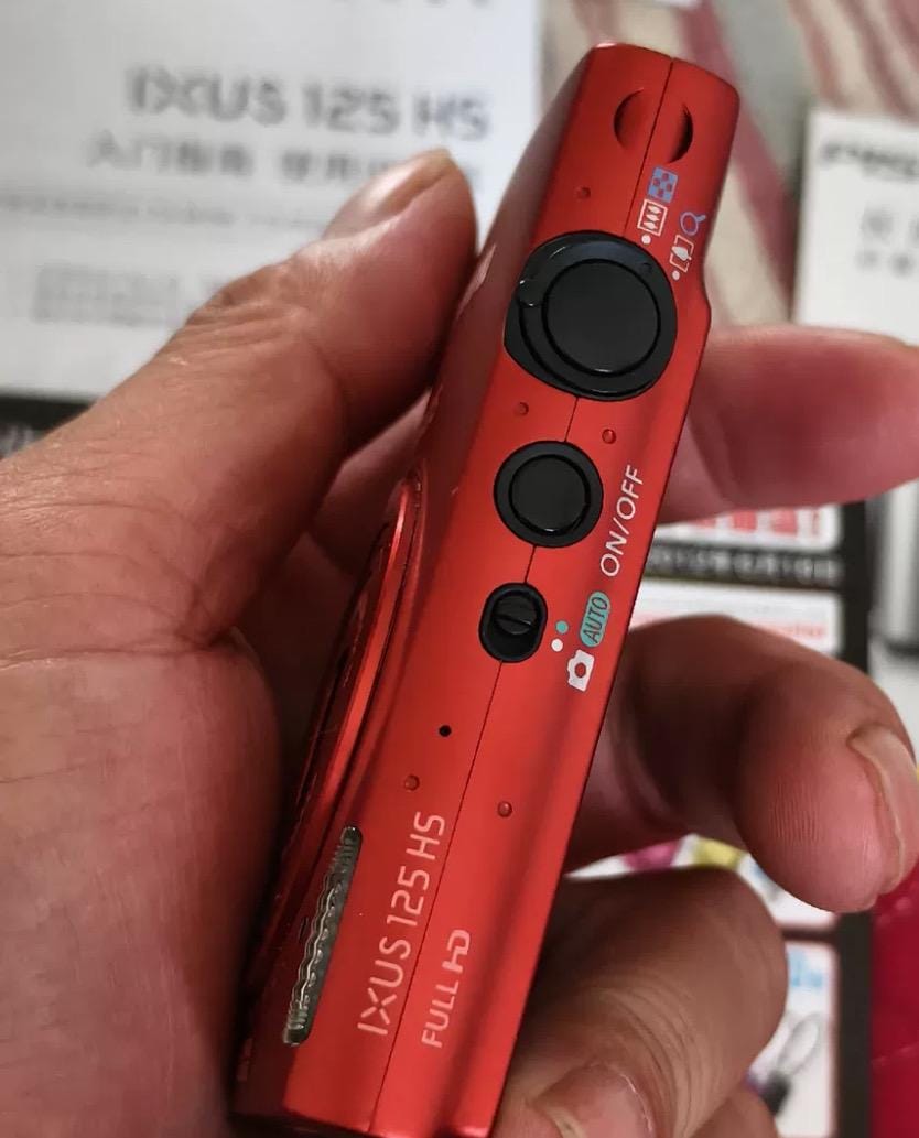 Canon IXUS 125 hs ! Red