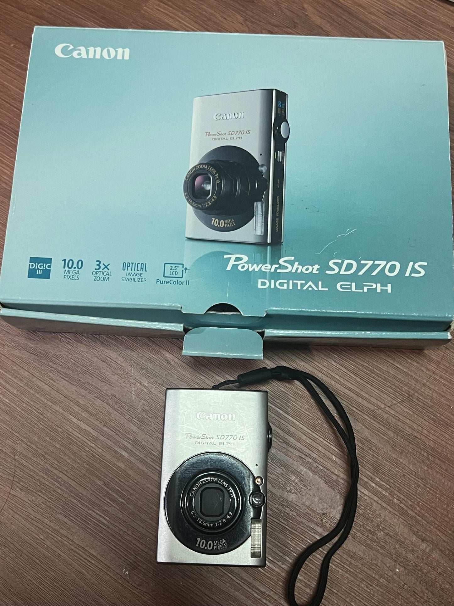 Canon PowerShot SD770 IS / Digital IXUS 85 IS! Original box! Vintage digital camera