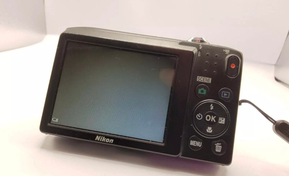 Nikon CoolPix S2900! purple!  Rare design!