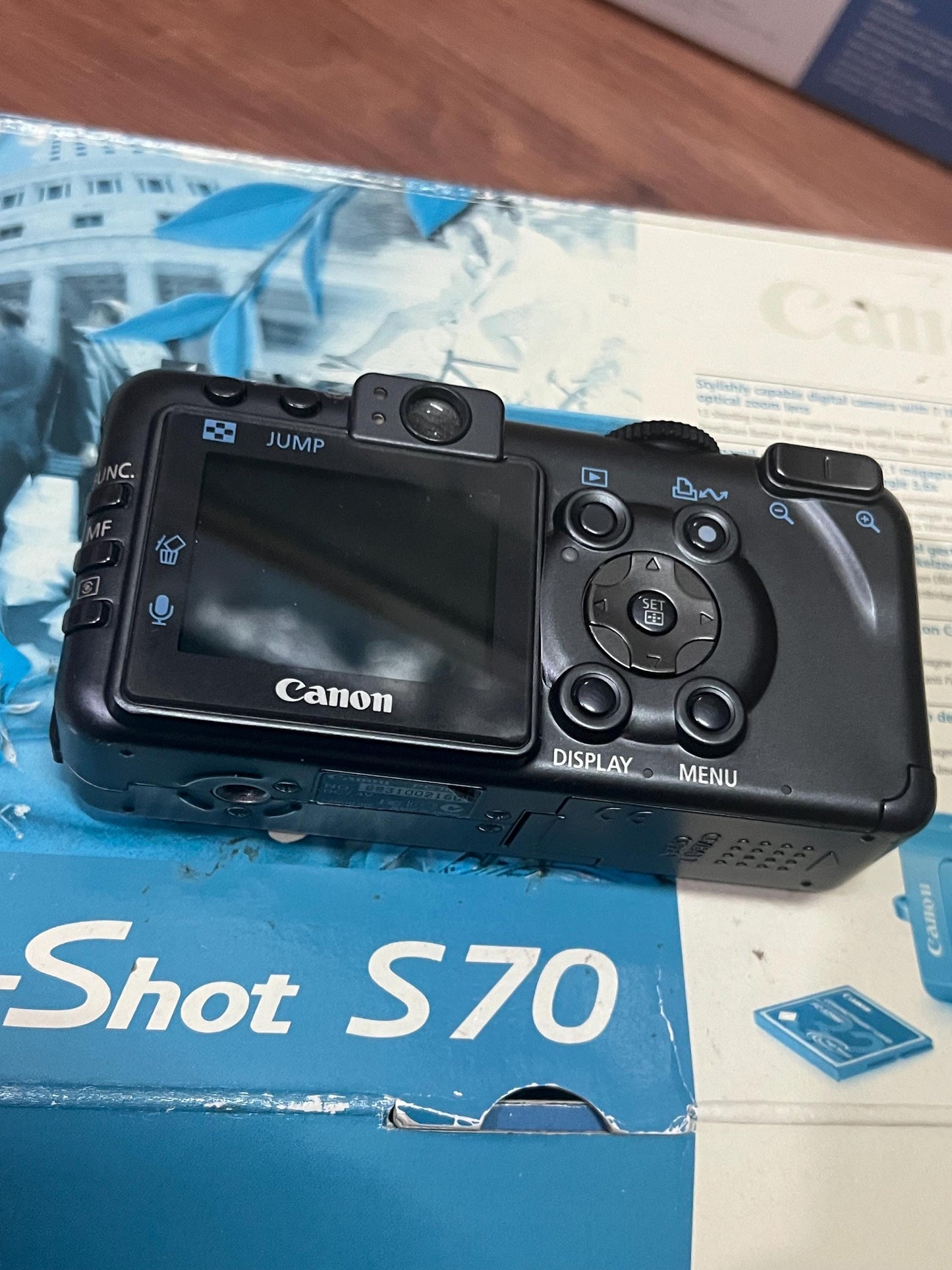 Canon PowerShot S70! Original box! Vintage digital camera