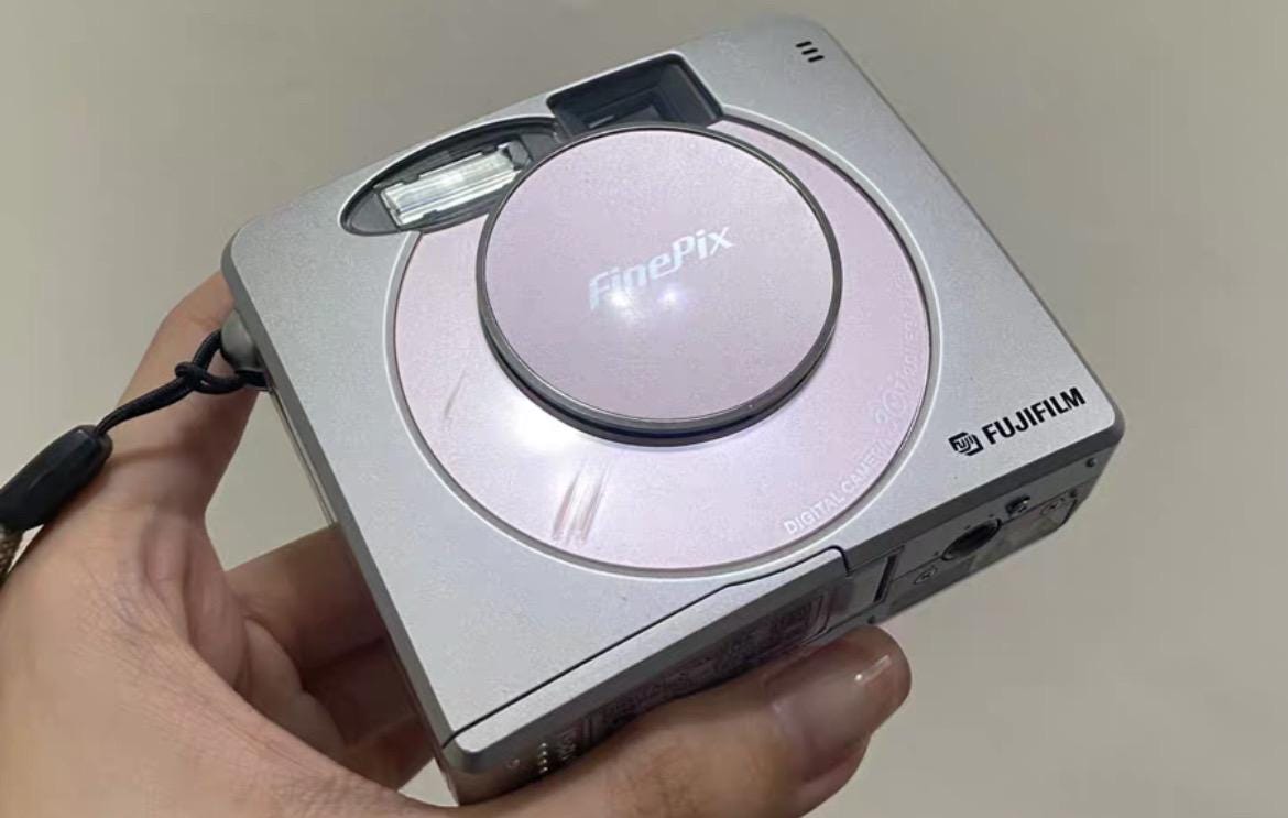 Fujifilm FinePix 30i ! Rare! Pastel colours