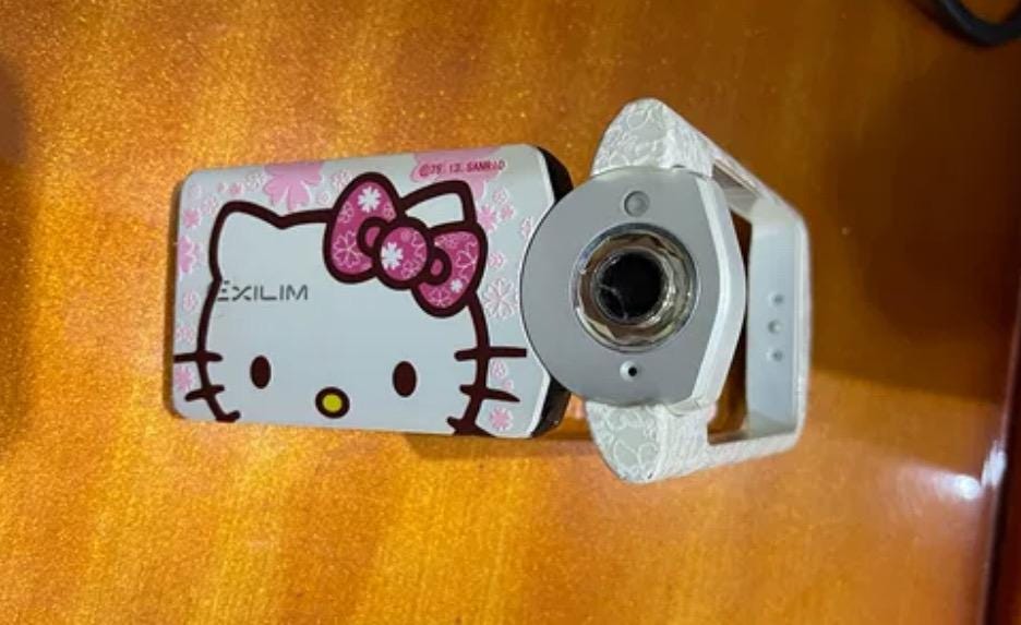 Casio Exilim EX-TR500! Hello Kitty edition