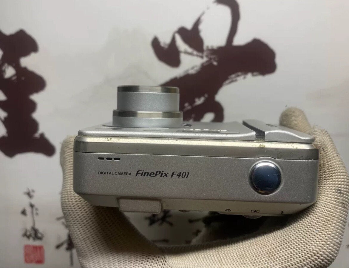 Fujifilm FinePix F401！Full set + cradle combo
