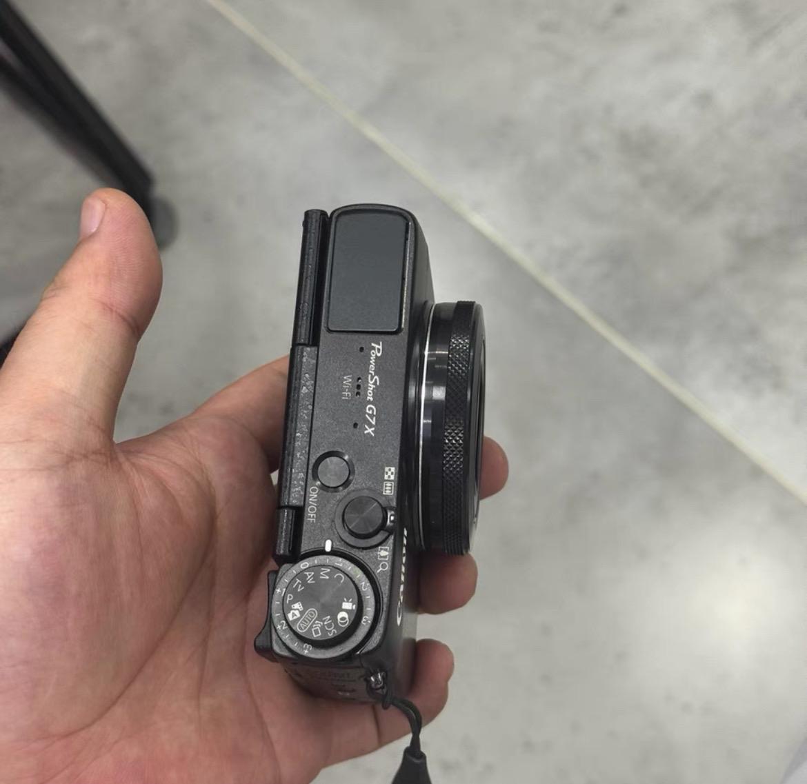 Canon powershot G7x