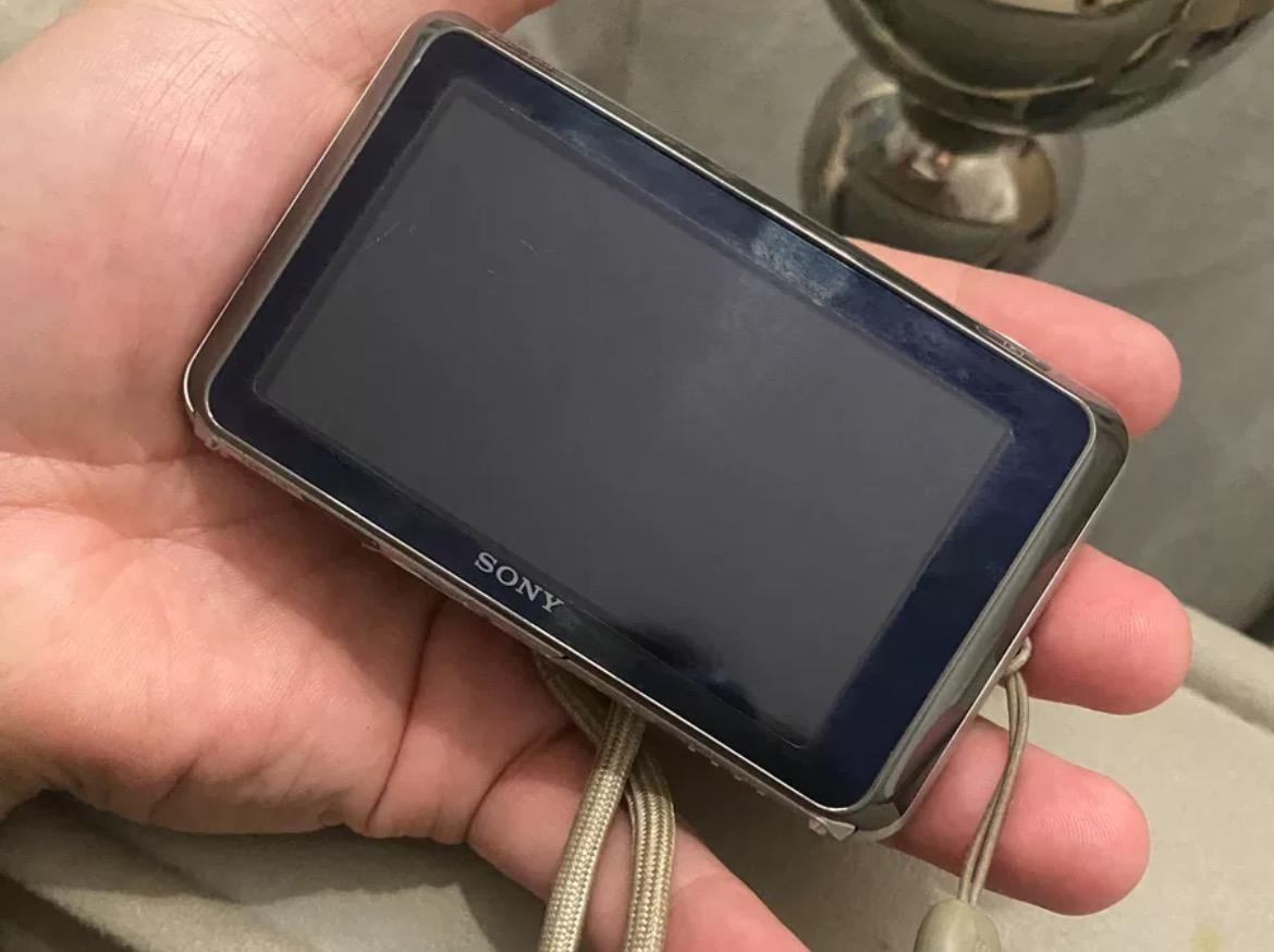 Sony Cyber-shot DSC-T99