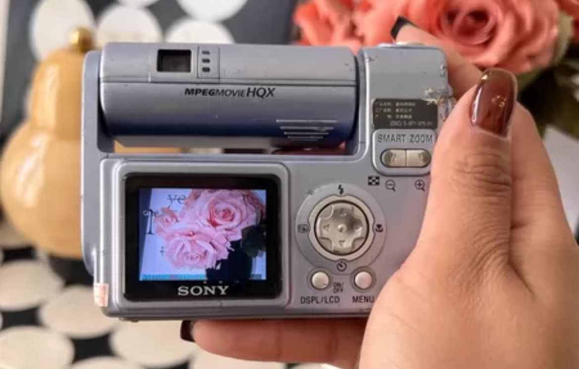 Sony CyberShot DSC-F77！Ice blue