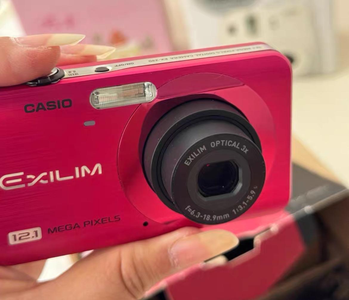 Like NEW! CASIO Exilim EX-Z90! Original box! Barbie Pink! vintage digital camera